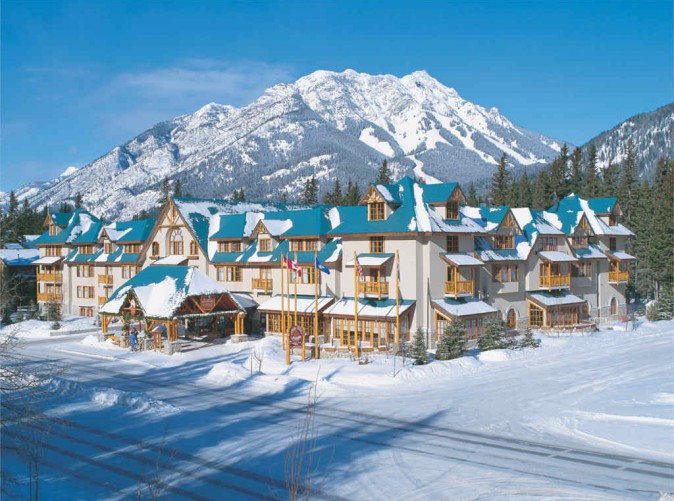 033_Kanada - Canada Dream Tours - Ski - Schoene Aussichten Touristik - Banff Caribou Lodge-JV_YBACR_exterior_014